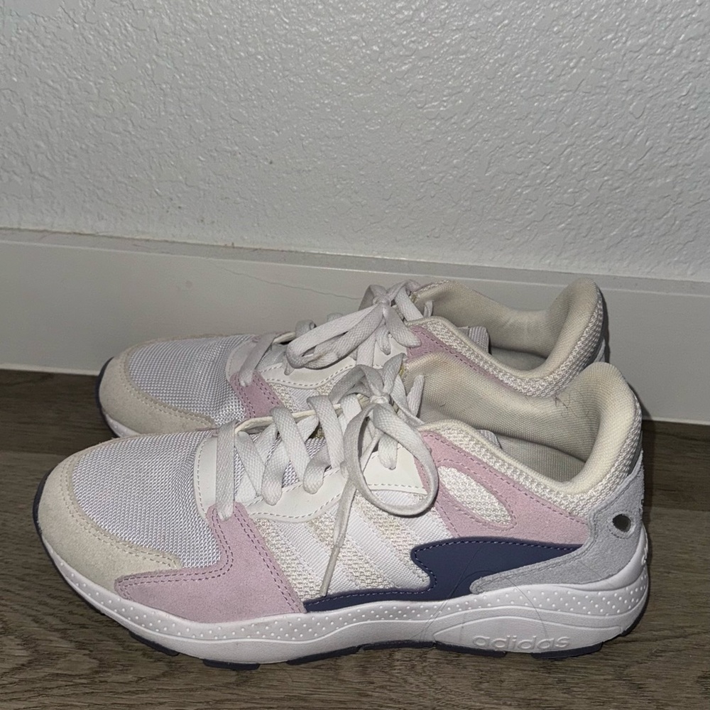 Adidas women’s tennis shoes